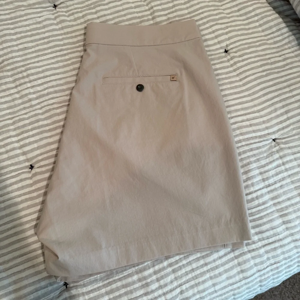 Classic khaki Women's Shorts - Picture 3 of 5